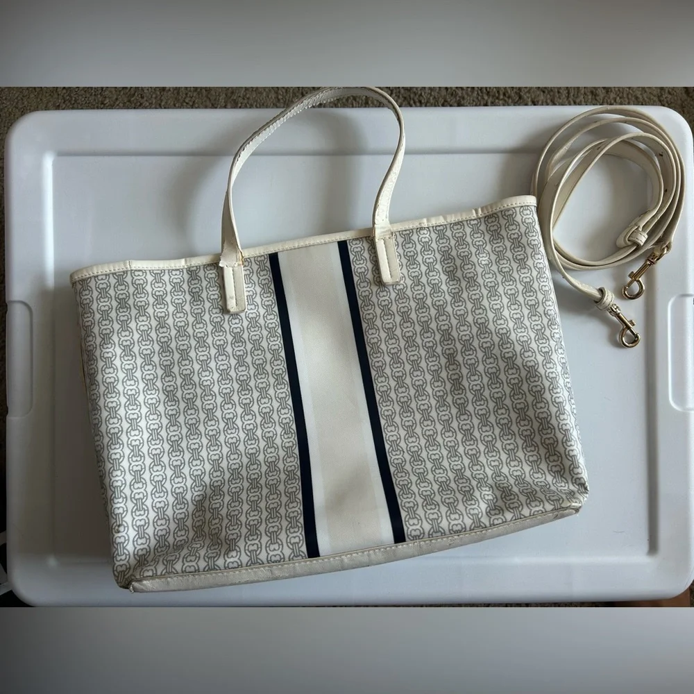 Well Loved Tory Burch Gemini Link 2-Way Bag